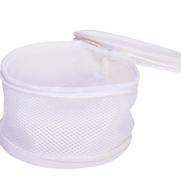 OrganizeMe Bra Washing Bag (2-Pack) - Picture 2 of 3